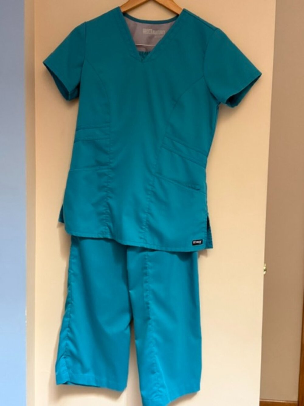 Grey's Anatomy Women’s Teal Blue Scrub Set - Small